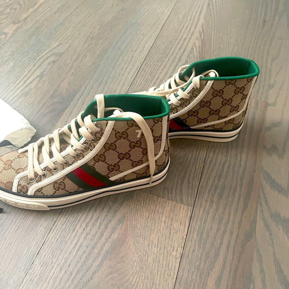 Gucci shoes size 35 US size 5